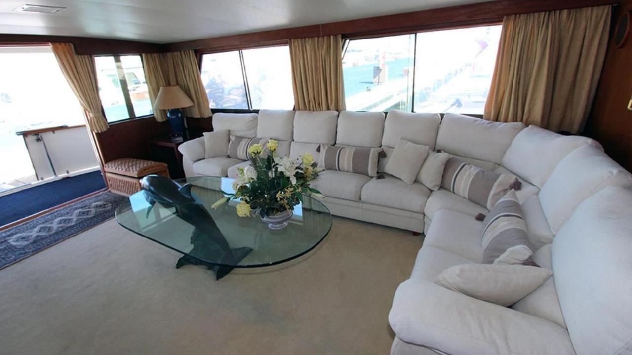 Hotel Yacht Our Alissa Sant Adria de Besos Exterior photo