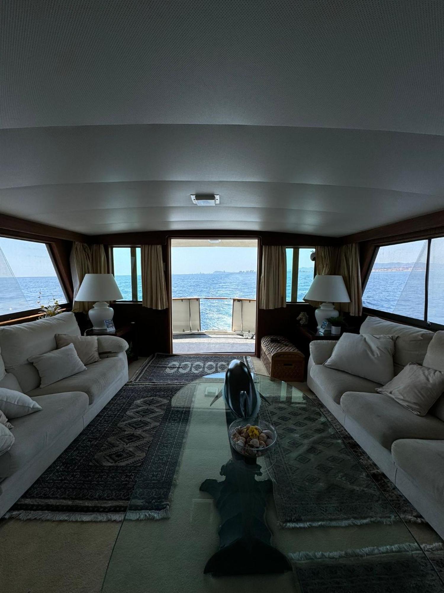 Hotel Yacht Our Alissa Sant Adria de Besos Exterior photo